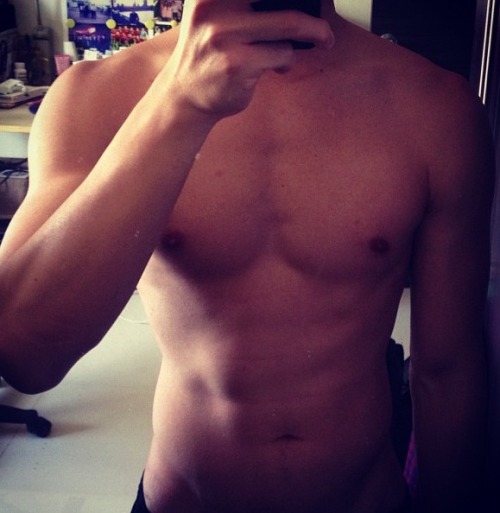 sgnaughtyhappy: Oh this boi is from SG!