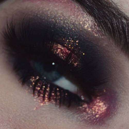 socialpsychopathblr:  Makeup artist: Sandra (Lilac Bat) 
