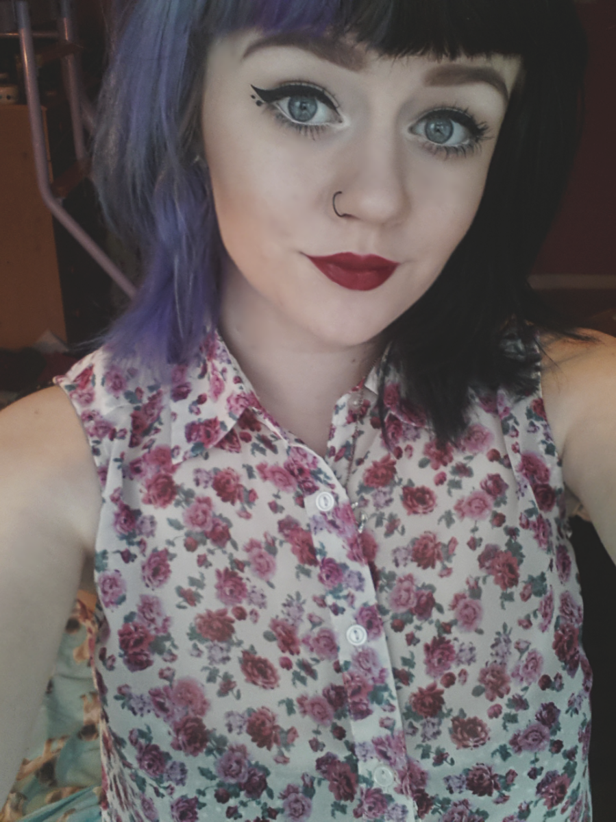 spaceplantz:Idk what this is but hello 💄👗👕👠👟👨👧
