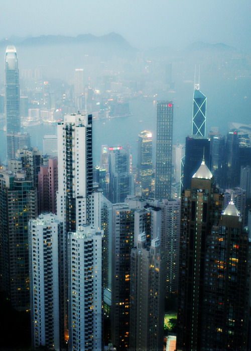 xxoooxo:  Misty Hongkong by (Horizon616)