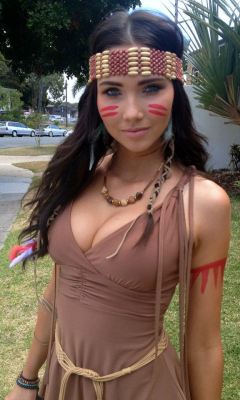 valou2:  cosplay-paradise:  Pocahontas by