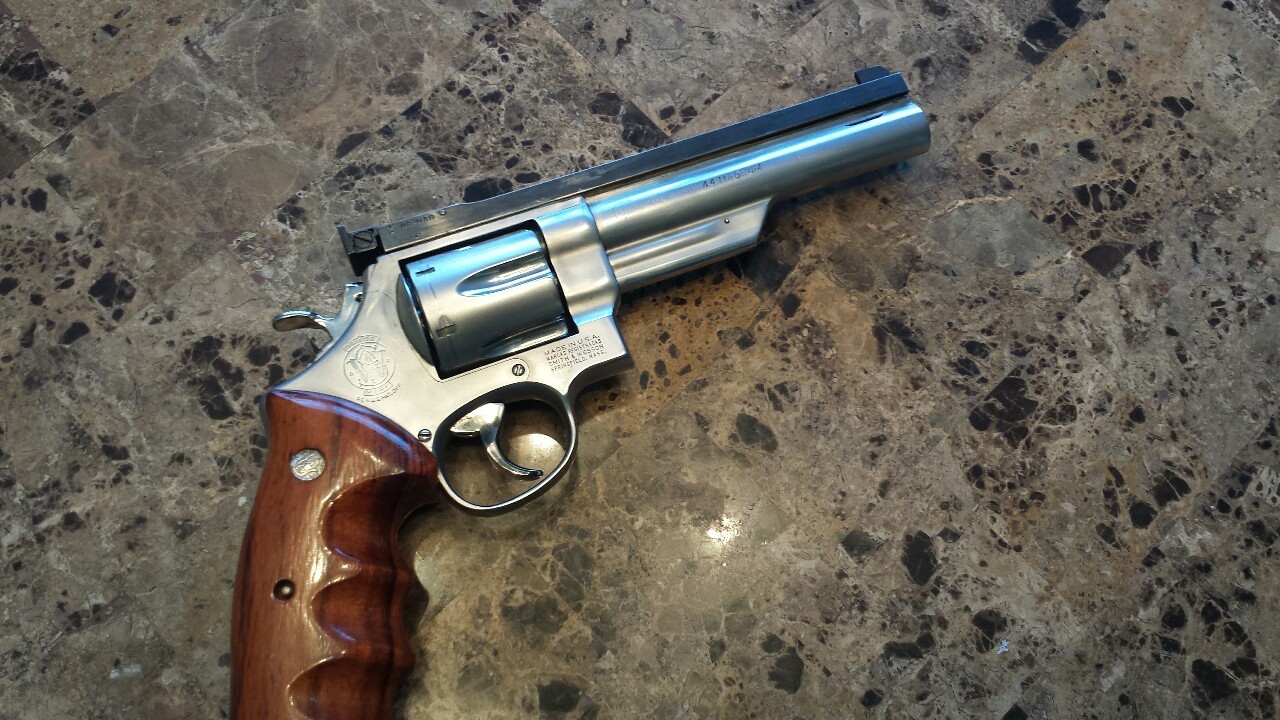 dead-man-on-ambush:  Smith &amp; Wesson 629 Magnaport custom