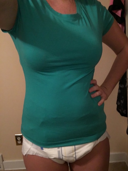 Sex diaperedmilf:  They almost didn’t fit! pictures