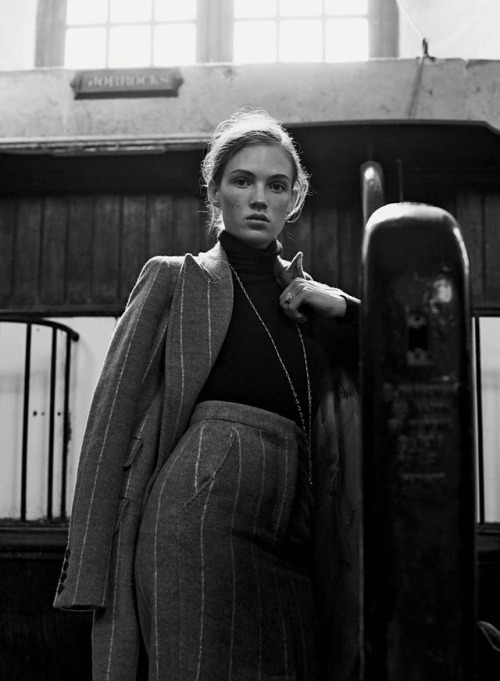 lisa401971:Adrienne Jüliger by Gianluca Fontana | Air France Madame - September 2017