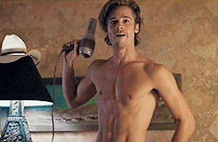 illuzion-z:  50 Sexiest Bodies Of All Time ⇁ Brad Pitt