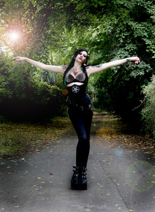 kathy-alexa:  gore-couture:  More than just a shoot for my corsets <3 You can read about it here:  http://www.gore-couture.com/baphomet-the-beast-and-the-beauty/ Model/Styling: Kathy Alexa Corset/Photography: Gore Couture  Awesome corsets. Awesome