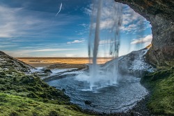 sapphire1707:  Seljalandsfoss | by kiredjian | http://ift.tt/1tkpF4B