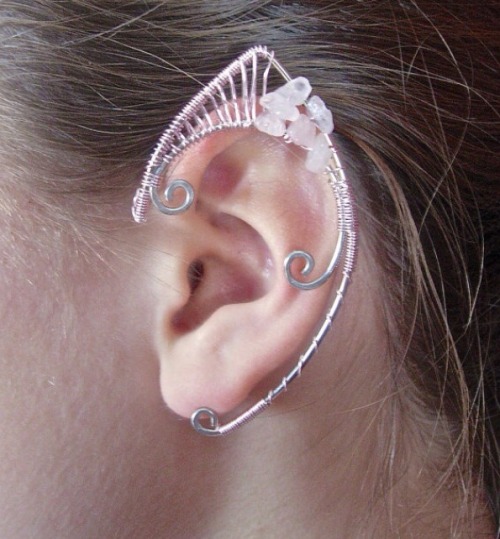 truebluemeandyou: DIY Elf Ear Cuff Make this CosplayWire Wrapped Elf Ear Cuff using 2 gauges of wire