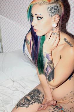 tattooedwomenarebeautiful:  Model: Lindsey