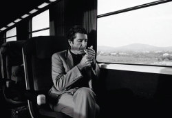 intothedarkwoods:   Leonard Cohen on train