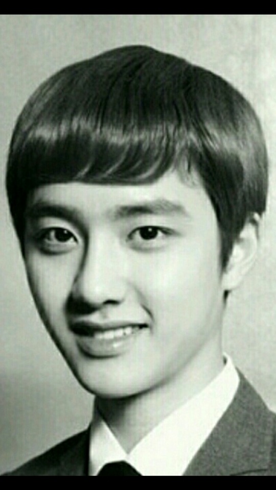 When Ur Changing Clothes And U Accidentally Make Eye Contact With Ur Exo Poster And He Just -