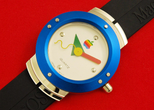 memphis-milano: 1984 Apple/Mac watch promo for the Mac with PoMo graphics.See more Memphis design at