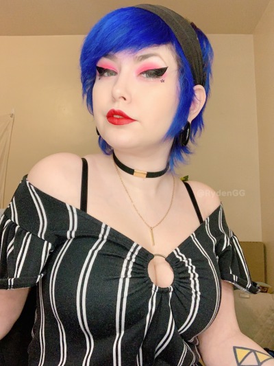 rydenxo:we’ve gotta lean into the love a little before we die 💙😌✨ ((my links // my wishlist))