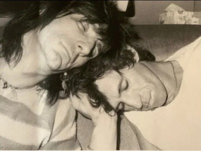 theballadofmickandkeith:Ronnie and Keith, photo by Jo Wood