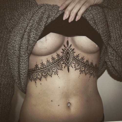 prettysimpletattoos:by Alex Bawn