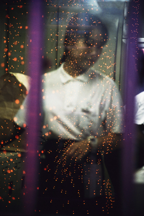 wandrlust:  Ueno tube station, Tokyo, 1996 — Gueorgui Pinkhassov 