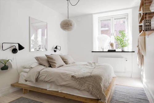 Light and Airy | Goteborg, SwedenLayout: (Source: stadshem.se, Photos by FREDRIK KARLSSON)