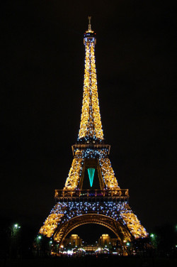 breathtakingdestinations:  Eiffel Tower -
