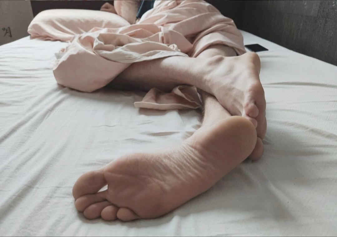 Sex notebook-male-feet: pictures