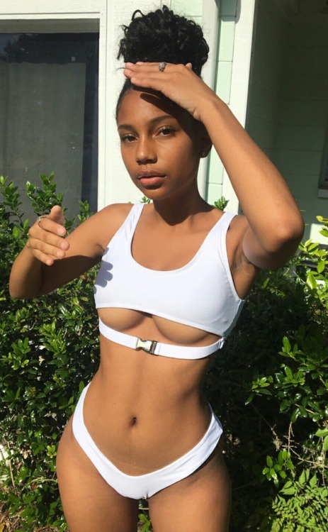 tinytrini16: Looking for a daddy come fuck me