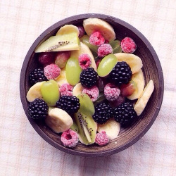 caseysbell:  . on We Heart It.  For the first time, a bowl of food that looks appetising!