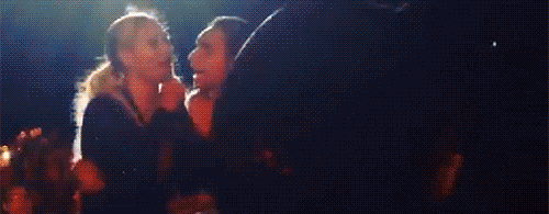 dominiquetheuniquefreak:  princessxdie:   that pic though lmfao!!!!!!!!!!!!!!!!!!!!!!