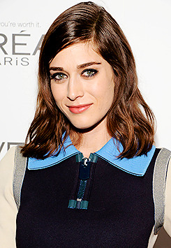 paulapell:  Lizzy Caplan attends ELLE’s 21st Annual Women in Hollywood Celebration at the Four