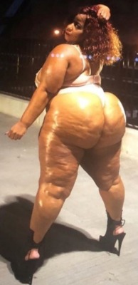 lovemblknbig:  nastynate2353:  BBW Dynasty Starr aka thick_puertorican_queen  Fucking hot