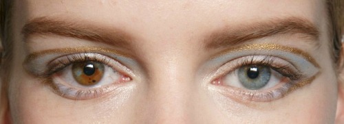 sadboyblues: fashionsprose:Makeup at Armani Prive Couture S/S 2015 X