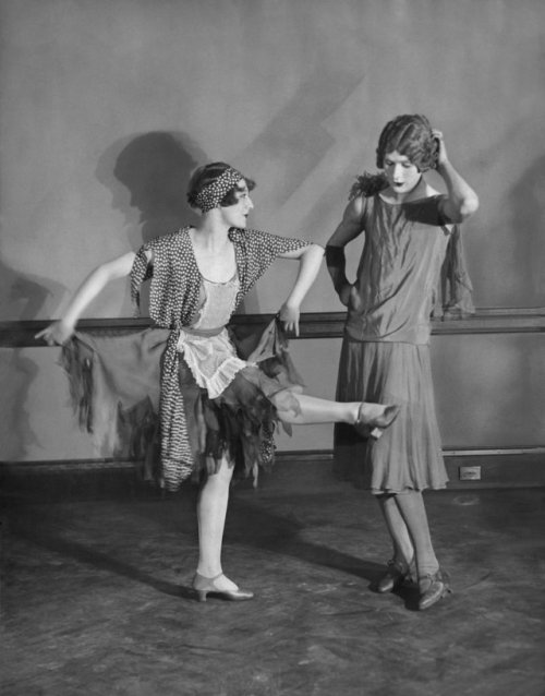 February 1927: Dorothy Stone, left, star of the musical comedy “Criss Cross,” gave William Easton a 