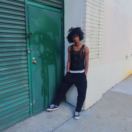 postpunkfaery:itsarifitz:hot af, so had to break out the lace tank.holy shit