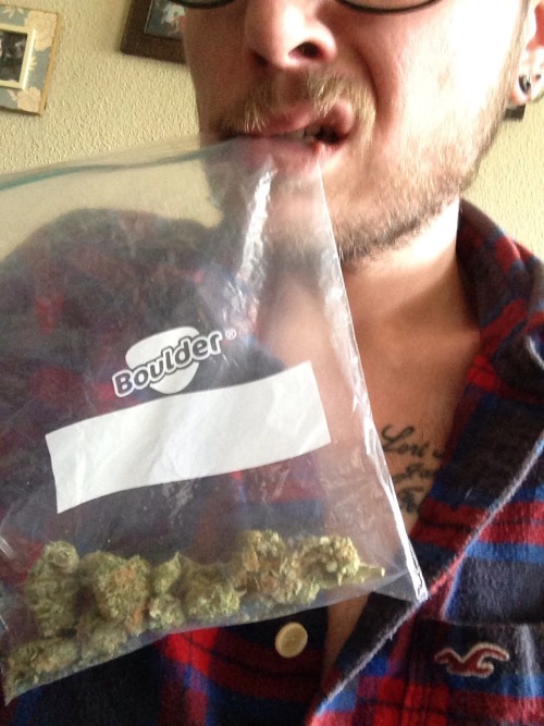 sativa-head:Everything’s better with a bag of weed