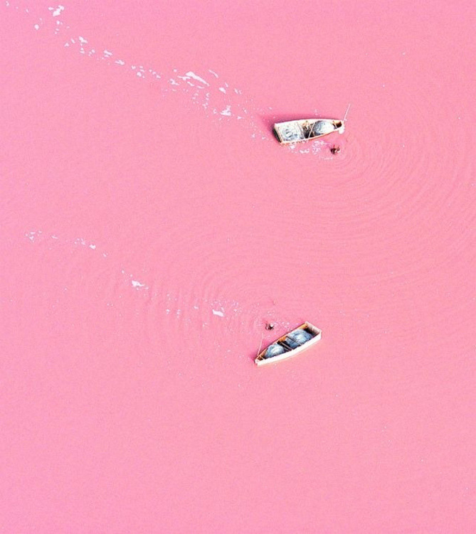 ancres:  Lake Retba, Senegal 