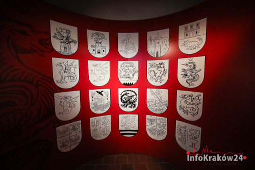 lamus-dworski:Photos from a past exhibition held at the Wawel Castle in Kraków, Poland dedicated to 