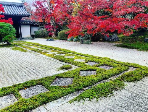 ＼おにわさん更新情報／ ‪[ 京都市左京区 ] 南禅寺 天授庵庭園 Nanzen-ji Tenju-an Temple Garden, Kyoto の写真・記事を更新しました。 ーー南禅寺屈指の紅葉の