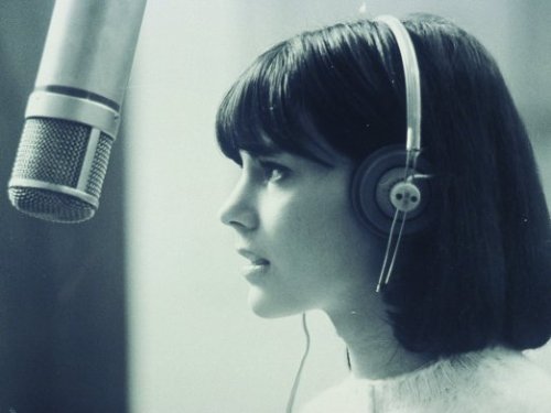 orwell:Chantal Goya in Masculin Féminin (Godard, 1966)