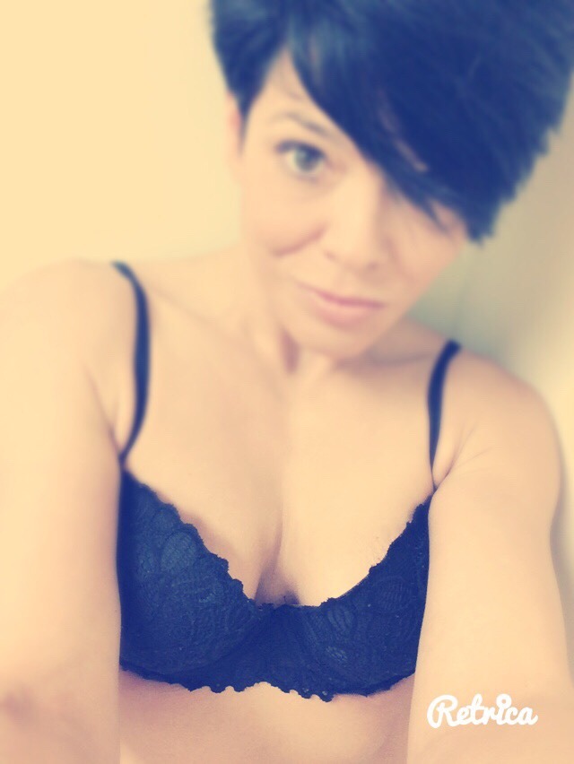 krazykinkykitty4u:  Who missed me?! I know I’ve been MIA. I’m so sorry.. Please