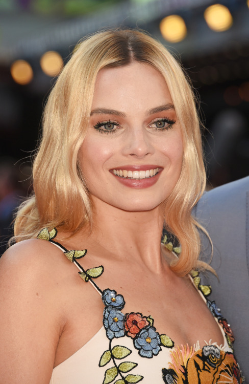 Porn Pics picturesforkatherine:  Margot Robbie at the