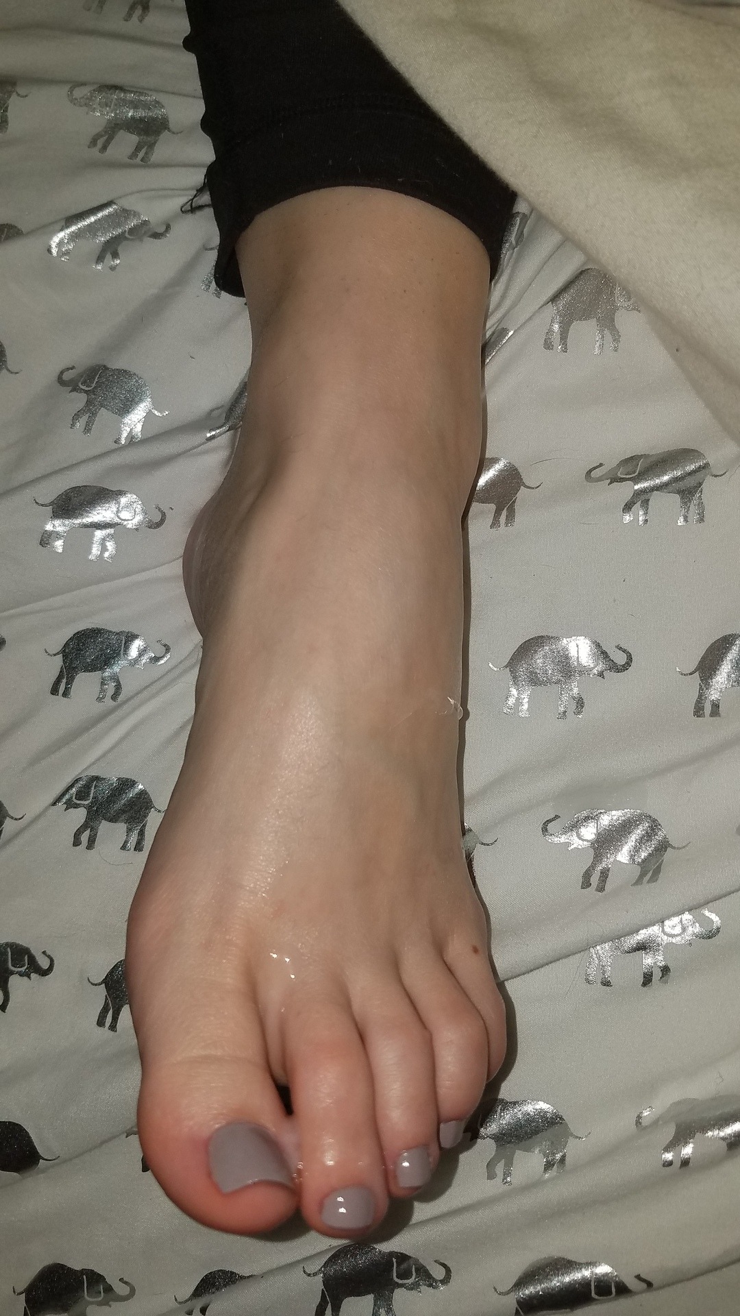 myprettywifesfeet:  My pretty wifes beautiful foot just looked to good to pass up.please
