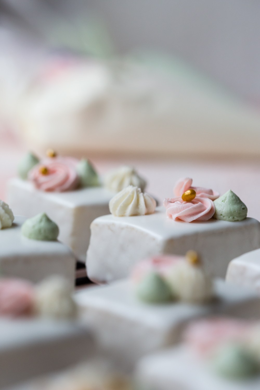 sweetoothgirl:    Vanilla Petit Fours