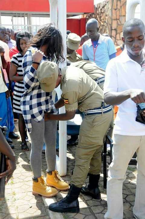 theverykenyans:  Ugandan cops REALLY?