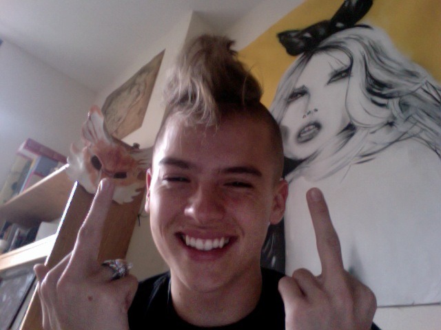hotguysandpizza:  is no one going to talk about this ?    Suite Life of Zack and