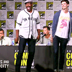 khylinrhambo:Grant Gustin & Jesse L. Martin Tap Dance Live at The Flash Comic Con Panel 2016 **