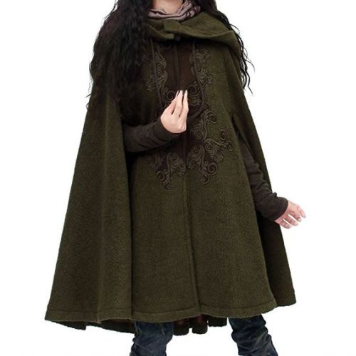 myopic-magpie: the-samhain-sister: forestshoppe: Gorgeous embroidered cape jacket More forest fashio