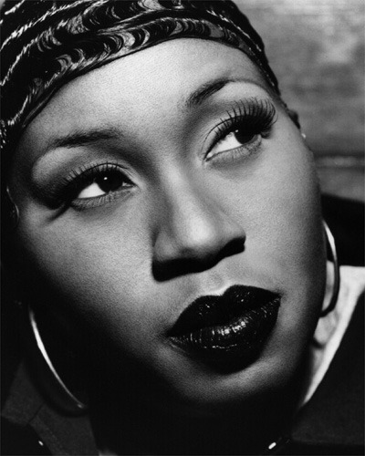 fuzedmag:  Missy Elliott’s makeup is always excellent!!!! 