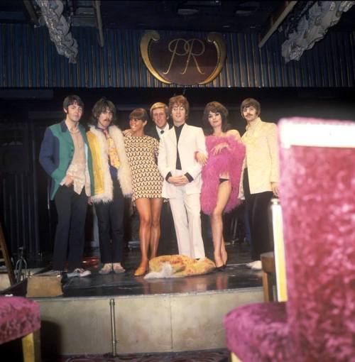 Great “behind The Scenes” Pic From Magical Mystery Tour.
