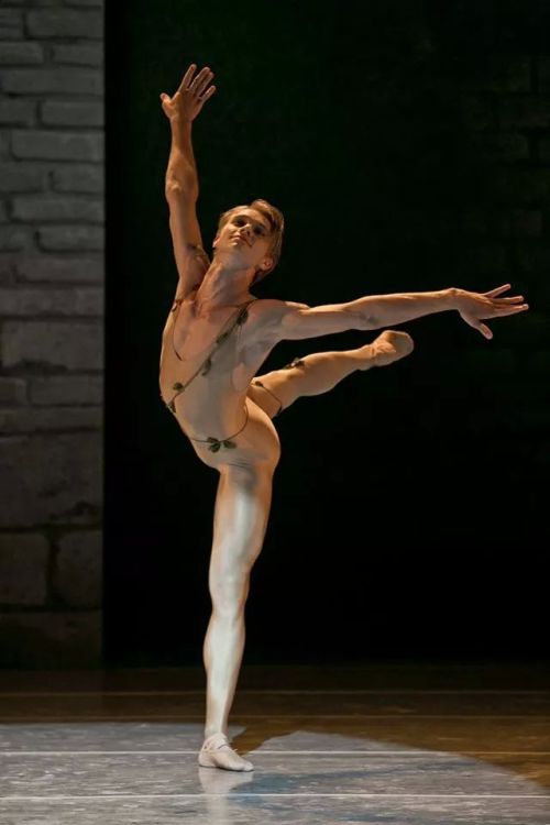 balletomanegirl:  Timofej Andrijashenko, dancer at Opera Theatre in Rome, dancing at the Internation