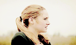 skybellamy1:make me choosegorgejesy asked Divergent or The Hunger Games