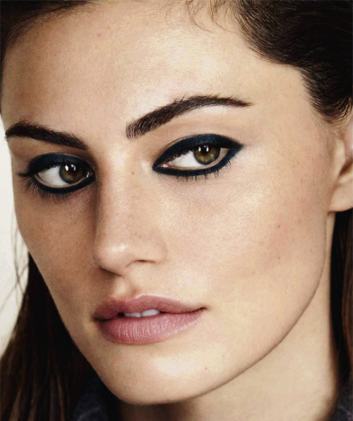 ninatonkin:Phoebe Tonkin for Vogue Australie X Chanel Beauty | 2018