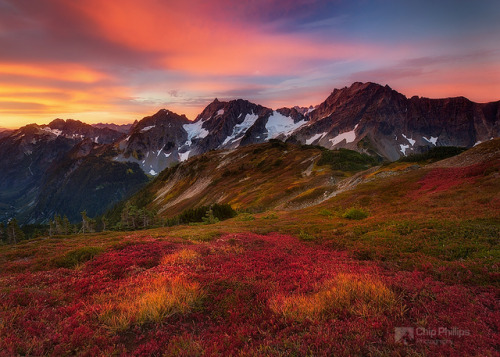 drxgonfly:North Cascades Fall Sunrise & North Cascades Sunrise (by Chip Phillips)